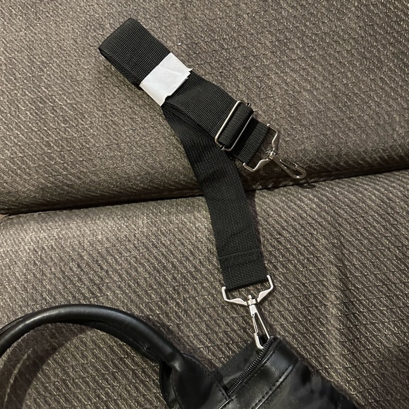 Guess bag - Picture 3 of 4